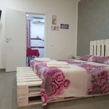 Alex's Apartment *