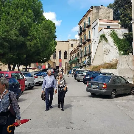 Alex's * Palermo